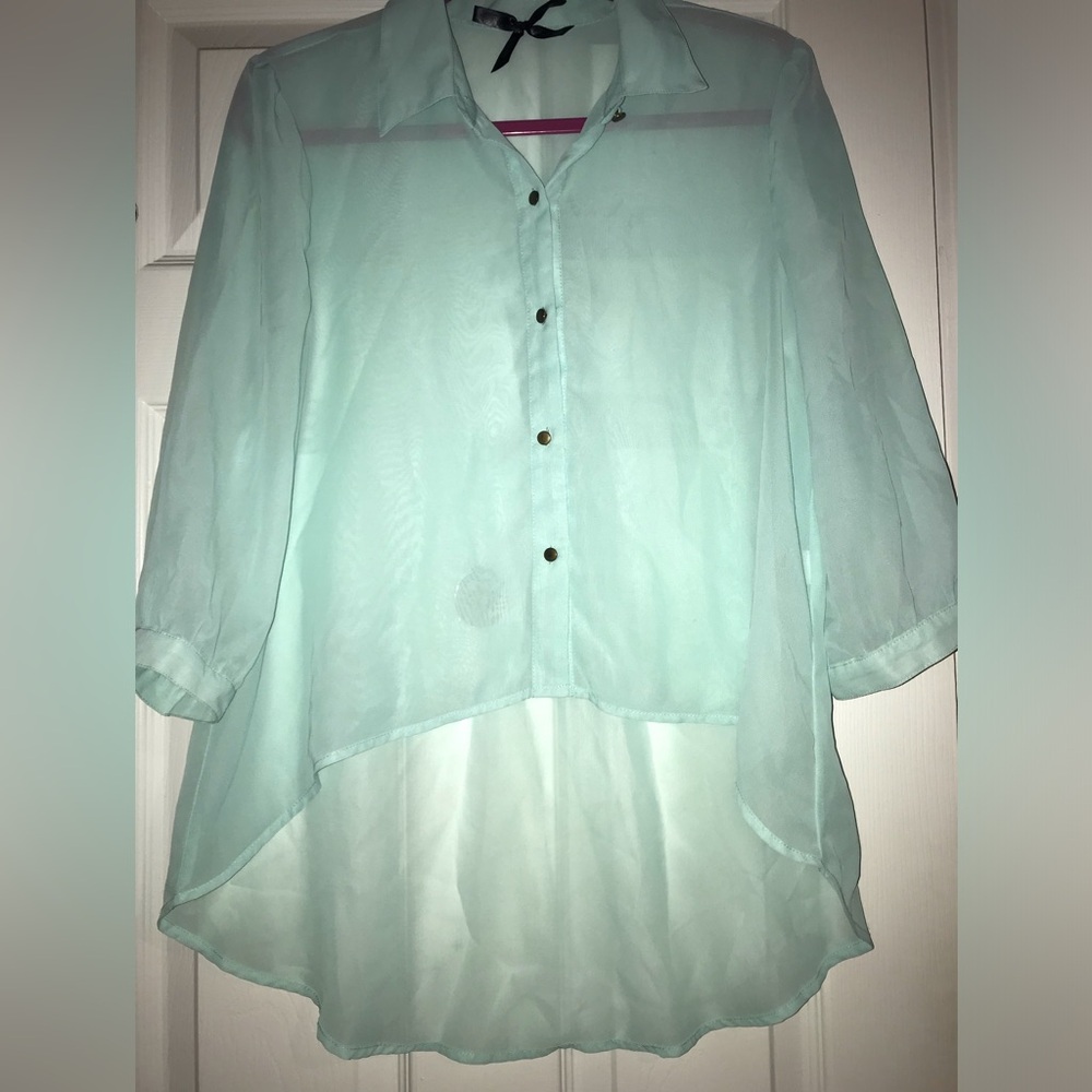 ✨️ 3 for $12 ✨️Ali & Kris button down shirt
